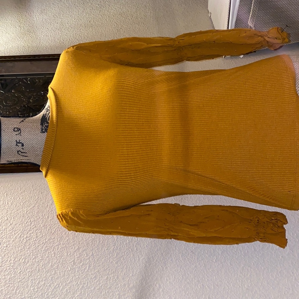 Elegant honey mustered yellow top